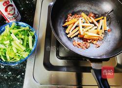 香干肉沫炒芹菜的做法图解3