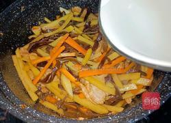 腩肉炒三丝的做法图解11