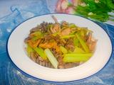 鸭杂炒芹菜