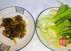 鸭蛋酸菜方便面的做法图解2