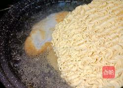 鸭蛋酸菜方便面的做法图解4