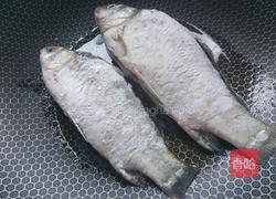 红烧鲫鱼的做法图解4