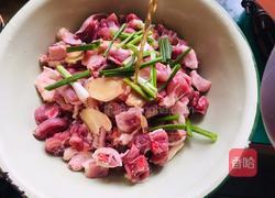 碗蒸黄酥鸭的做法图解1