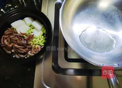 冬瓜毛豆子虾尾汤的做法图解2