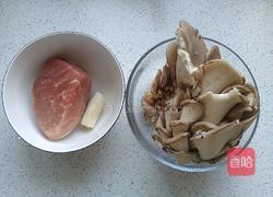 家常蘑菇炒肉的做法图解2