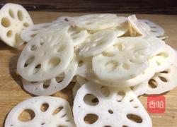 辣炒藕片的做法图解1