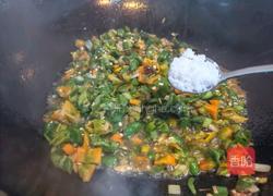 辣椒炒酥鱼的做法图解7