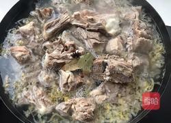 酸菜炖脊骨冻豆腐的做法图解4