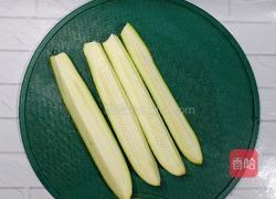 西葫芦炒鸡蛋的做法图解3