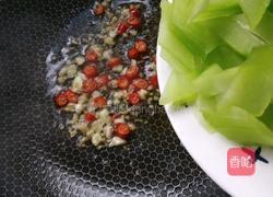 莴笋炒木耳的做法图解5