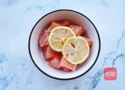 三文鱼香肠烤土豆的做法图解3