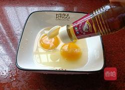 鸡蛋百合炒木耳的做法图解6