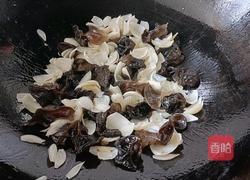 鸡蛋百合炒木耳的做法图解8