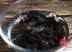 木耳汤面的做法图解1