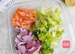 三文鱼谷物饭的做法图解1