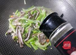 芹菜肚条的做法图解9