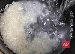 鱼丸鲍鱼粥的做法图解2