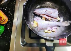 海鲈鱼烧毛豆子的做法图解4