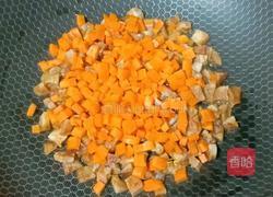腊肠芹菜胡萝卜炒饭的做法图解4