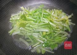 肉皮炒三丝的做法图解4