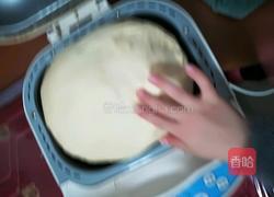 香肠肉松面包的做法图解3
