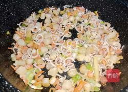 瑶柱虾米鱿鱼粉丝锅的做法图解7