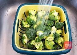 虾仁西蓝花盖饭的做法图解5