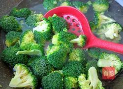 虾仁西蓝花盖饭的做法图解6