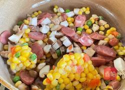 香肠焖饭的做法图解3