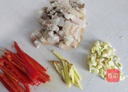 芹菜炒五花的做法图解3