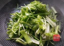 芹菜炒五花的做法图解5