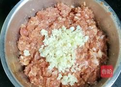 大米鹌鹑蛋蒸肉丸的做法图解3