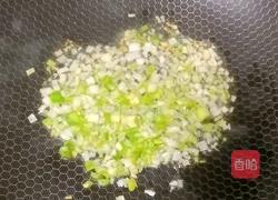 鸡蛋酸菜盖饭的做法图解6