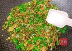 鸡蛋酸菜盖饭的做法图解9