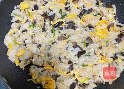 鸡蛋木耳炒饭的做法图解12