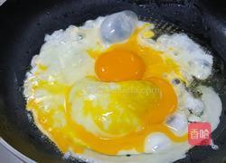 蛋炒饭的做法图解2