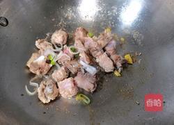 排骨焖饭的做法图解3