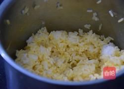 培根蛋炒饭的做法图解1