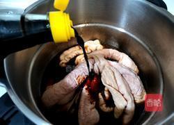 广式卤水猪大肠的做法图解3