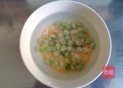 豌豆小米粘玉米粒百合冰糖米糊的做法图解2