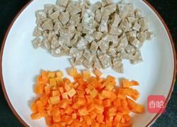 牛肉丸胡萝卜蛋炒饭的做法图解2