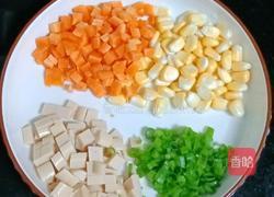 火腿肠肉松拌饭的做法图解3