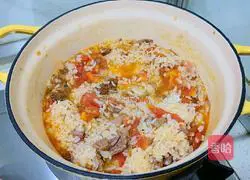 Illustration of how to make tomato, beef and cheese baked rice 6