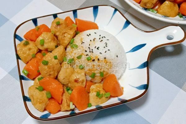猪肉丸胡萝卜盖饭