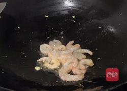 虾仁鸡蛋炒饭的做法图解4