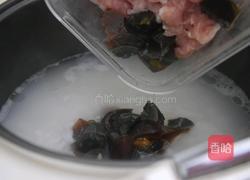皮蛋瘦肉粥的做法图解7
