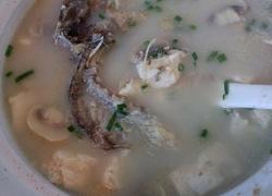 砂锅鲫鱼蘑菇豆腐汤