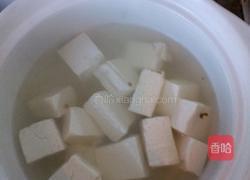 砂锅鲫鱼蘑菇豆腐汤的做法图解3