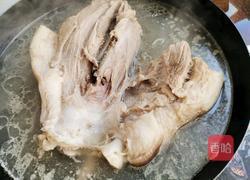 扣肉酸菜的做法图解1