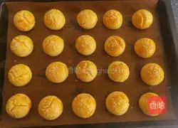 Illustration of how to make coconut cake 18